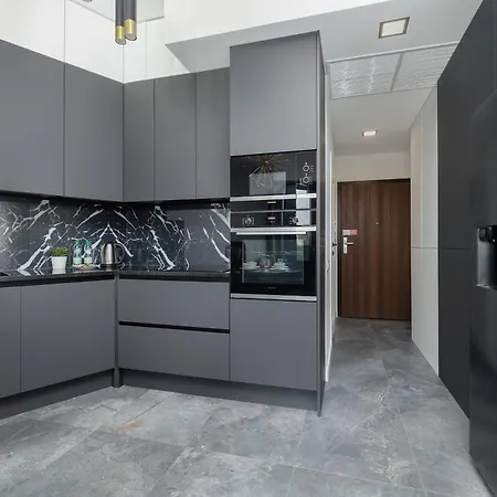 Hanza Tower 309 By Bookinghost Apartamento